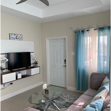 Natalia'S Sweet Oasis Apartment Lucea Exterior photo