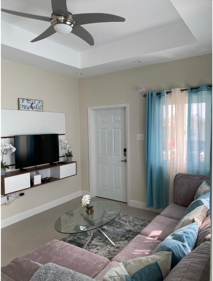 Natalia'S Sweet Oasis Apartment Lucea Exterior photo