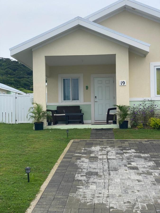 Natalia'S Sweet Oasis Apartment Lucea Exterior photo